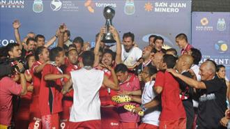 ¡Huracán campeón! ¡Huracán campeón!