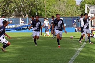 Con dos frentazos, Lamadrid se sacó la mufa