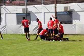 Técnico que debuta, gana (y te saca)