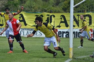 El Lobo es amarillo y negro