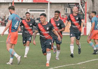 El triunvirato arrancó con empate