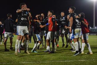 Ferro Carril Oeste venció por 1-0 a Brown de Adrogué como local en la  Primera Nacional - LA NACION