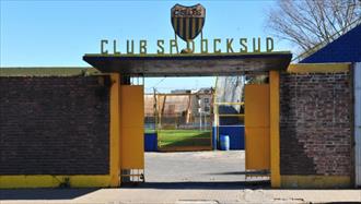 Dock Sud, en su cancha y con público