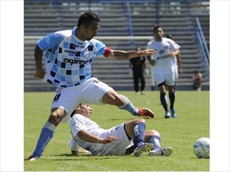 Gimnasia falló el "Tiro" del final y se quedó con las ganas de festejar en Rosario