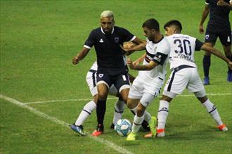 Sportivo Barracas no pudo con el Gimnasia de Maradona