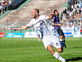 El "Santo" se sacó la mufa ante el "Cuervo"