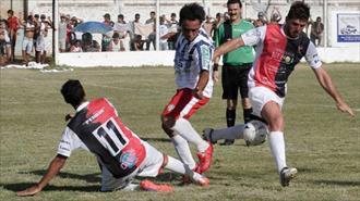 El sangre y luto rescato un empate y sobre el final tuvo para ganarlo El sangre y luto rescato un empate y sobre el final tuvo para ganarlo