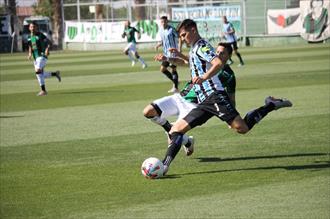 Sobre la hora, Almagro sumó un valioso punto