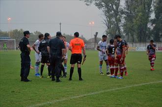 Los rayos y el diluvio pararon el partido