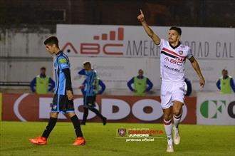 En duelo de Tricolores, goleó y se floreó Chaca