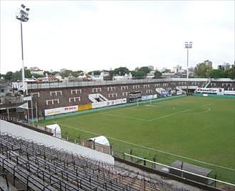 Fútbol sin hinchas: una bolsa vacía Fútbol sin hinchas: una bolsa vacía