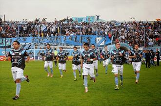 Los palos sacudieron la modorra