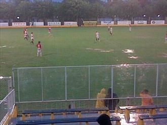 Por la lluvia, se suspendió el partido 