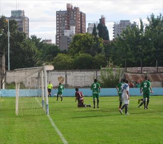 Liniers ganó y se ilusiona