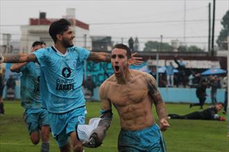 Defensores Unidos, campeón  y a la B