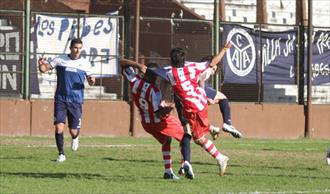 Dividieron lo poco de fútbol que tenían