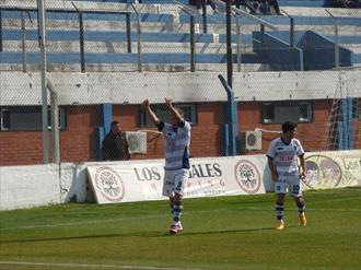 Tristán Suárez, con fútbol y autoridad