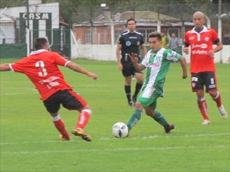 Bombazo lejano y goleador