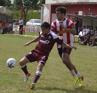 Defensores aplastó a Rivadavia