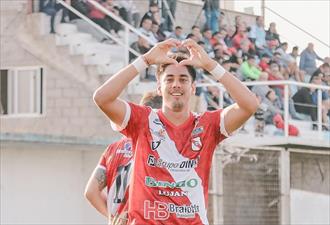Luján festejó gracias a Peralta Luján festejó gracias a Peralta