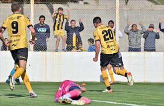 Madryn dejó a Sacachispas al borde de la "B"