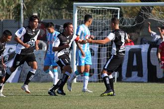 Triunfazo de Claypole ante un campeón relajado y con suplentes