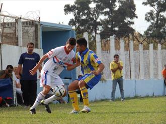 Un cero gigante entre Guaraníes y Canallas