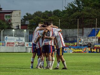 Cole, con goleada a la punta