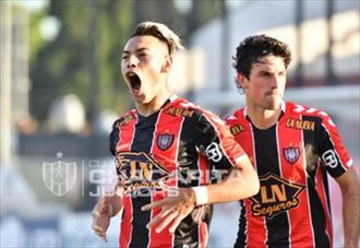 Trípodi y Cano "Lemos"traron la puerta de salida