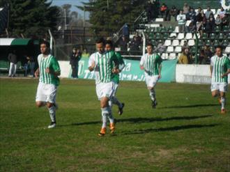 El Trueno fue más en el verde césped