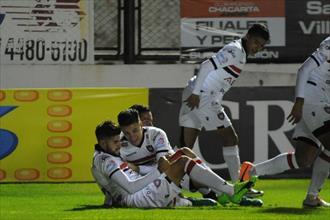 Chacarita apostó al fútbol y tuvo premio