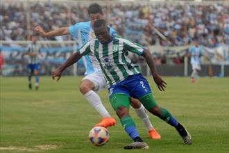 DE10 - Isaías Olariaga, jugador de Club Atlético San Miguel - Sobre la  recta final del Torneo